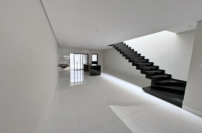 Sobrado, 3 quartos, 200 m² - Foto 1
