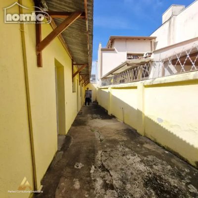 Casa, 6 quartos, 250 m² - Foto 1