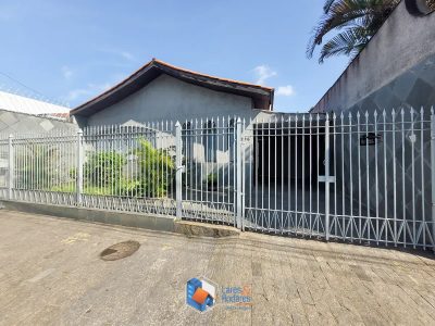 Casa, 3 quartos, 195 m² - Foto 1