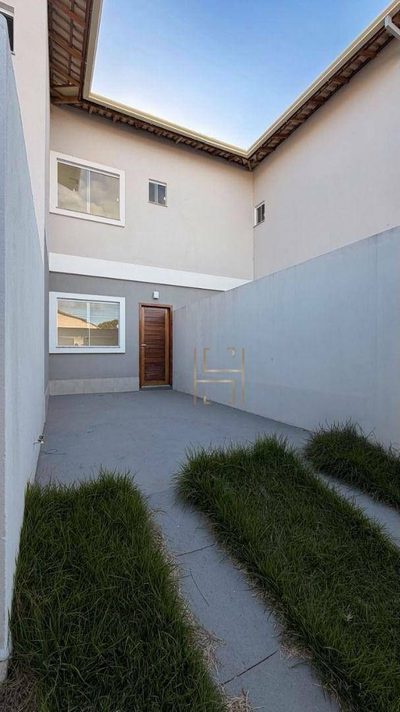 Casa, 2 quartos, 67 m² - Foto 1