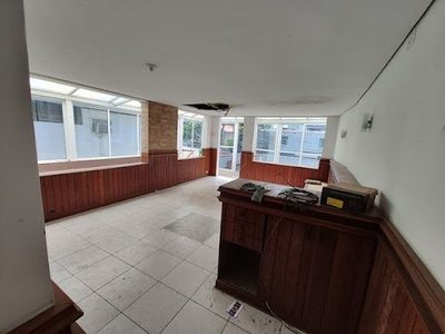 Casa, 3 quartos, 231 m² - Foto 1