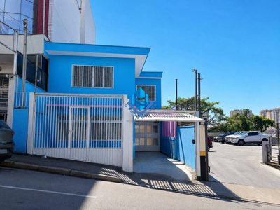 Sobrado, 3 quartos, 200 m² - Foto 1