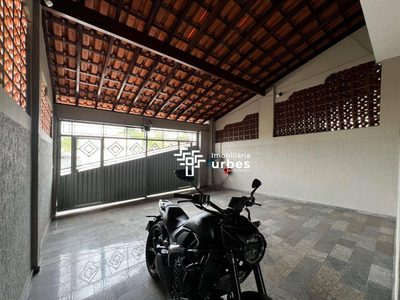 Casa, 3 quartos, 210 m² - Foto 2