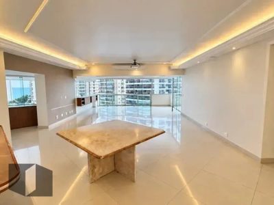 Apartamento, 3 quartos, 220 m² - Foto 2