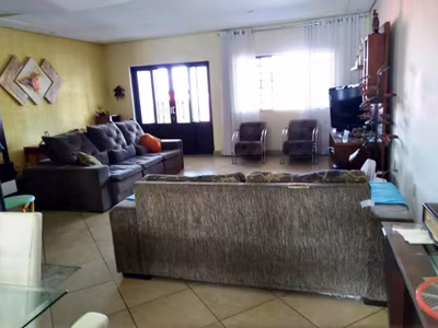 Casa, 4 quartos, 269 m² - Foto 1