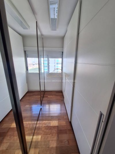 Apartamento, 3 quartos, 261 m² - Foto 2