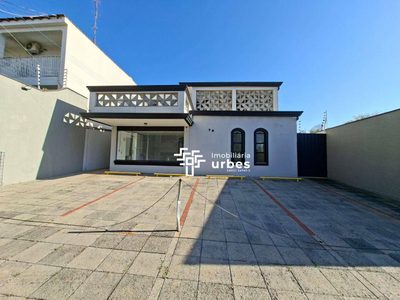 Casa, 3 quartos, 184 m² - Foto 1