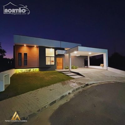 Casa, 4 quartos, 220 m² - Foto 1