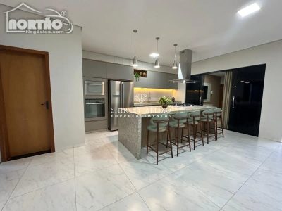Casa, 4 quartos, 187 m² - Foto 2