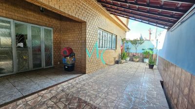 Casa, 5 quartos, 144 m² - Foto 1