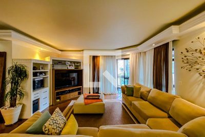 Apartamento, 3 quartos, 223 m² - Foto 1