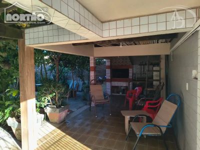 Casa, 5 quartos, 222 m² - Foto 1