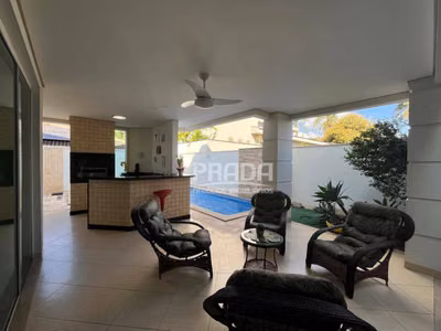 Casa, 3 quartos, 295 m² - Foto 1