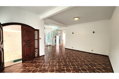 Casa, 4 quartos, 218 m² - Foto 1