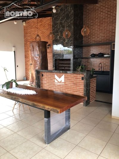 Casa, 3 quartos, 260 m² - Foto 1