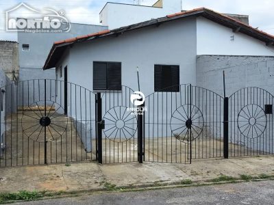 Casa, 3 quartos, 176 m² - Foto 1