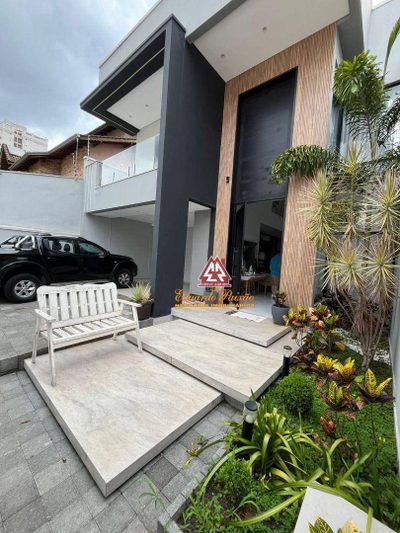 Sobrado, 4 quartos, 320 m² - Foto 2