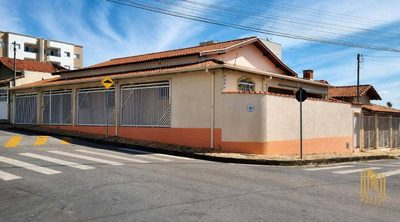 Casa, 3 quartos, 280 m² - Foto 1