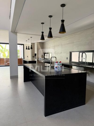 Casa, 3 quartos, 325 m² - Foto 1