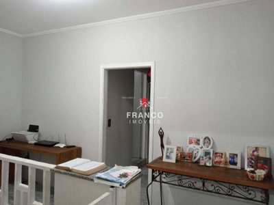 Casa, 3 quartos, 221 m² - Foto 2