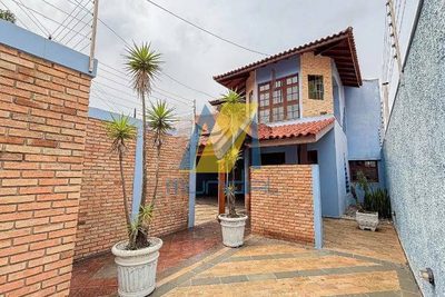 Casa, 4 quartos, 339 m² - Foto 1