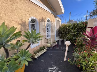 Casa, 3 quartos, 244 m² - Foto 1