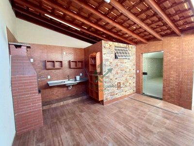 Casa, 3 quartos, 210 m² - Foto 1