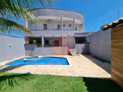Casa, 3 quartos, 245 m² - Foto 1