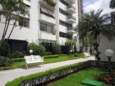 Loteamento e Condomínio, 700 m² - Foto 1