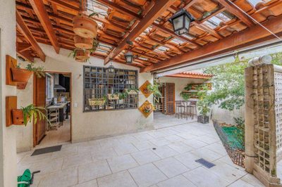 Sobrado, 4 quartos, 232 m² - Foto 1