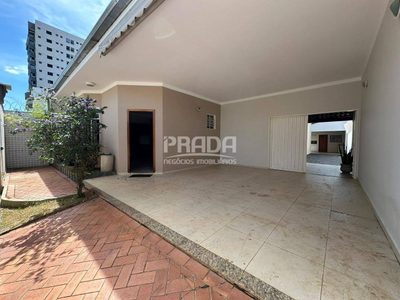 Casa, 4 quartos, 220 m² - Foto 1