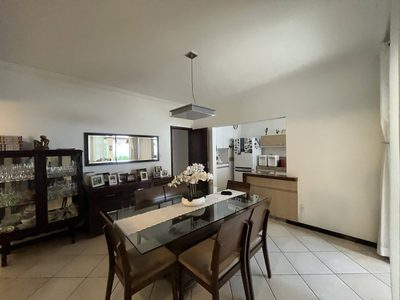 Casa, 3 quartos, 289 m² - Foto 1