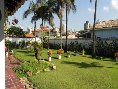 Casa, 5 quartos, 350 m² - Foto 1