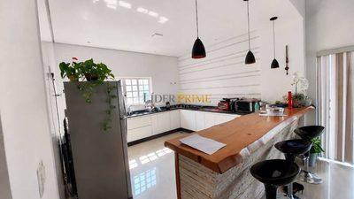 Casa, 3 quartos, 303 m² - Foto 1