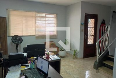 Casa, 3 quartos, 200 m² - Foto 1