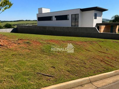 Loteamento e Condomínio, 729 m² - Foto 1