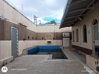 Casa, 5 quartos, 231 m² - Foto 1