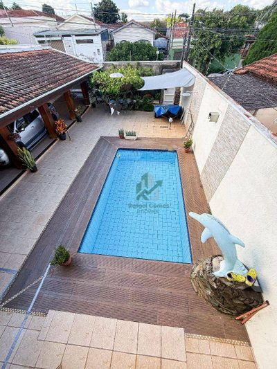 Casa, 4 quartos, 258 m² - Foto 1