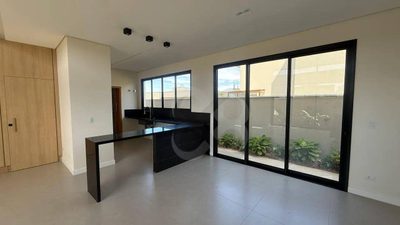 Sobrado, 3 quartos, 242 m² - Foto 2