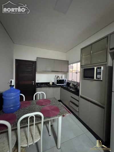 Casa, 3 quartos, 81 m² - Foto 2