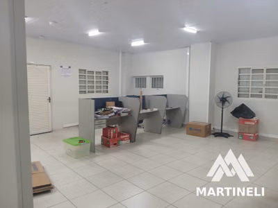 Casa, 4 quartos, 220 m² - Foto 1