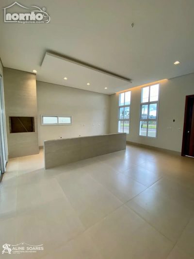 Casa, 4 quartos, 202 m² - Foto 3