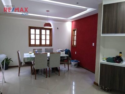Casa, 3 quartos, 210 m² - Foto 1