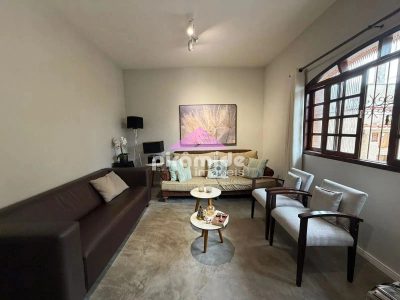 Casa, 4 quartos, 230 m² - Foto 1