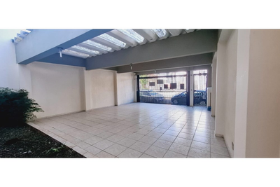 Casa, 6 quartos, 152 m² - Foto 1