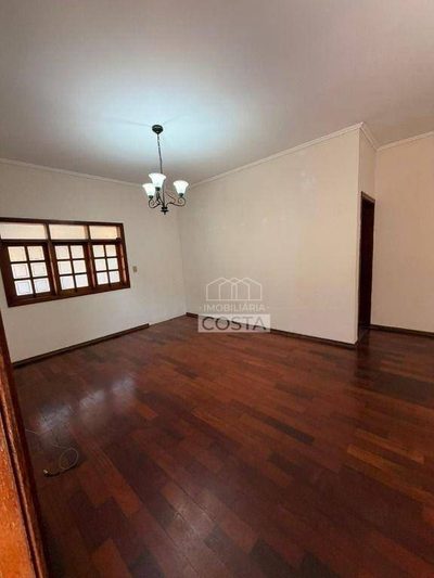Casa, 3 quartos, 250 m² - Foto 2