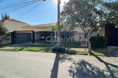 Casa, 5 quartos, 360 m² - Foto 1