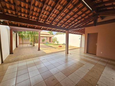 Casa, 2 quartos, 180 m² - Foto 1
