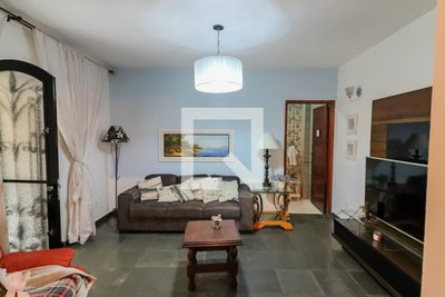 Casa, 3 quartos, 200 m² - Foto 2