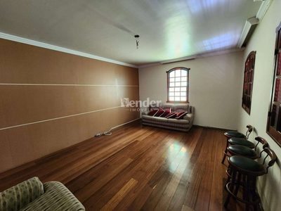 Casa, 5 quartos, 360 m² - Foto 1